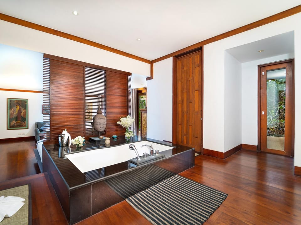 Bathroom, Bath