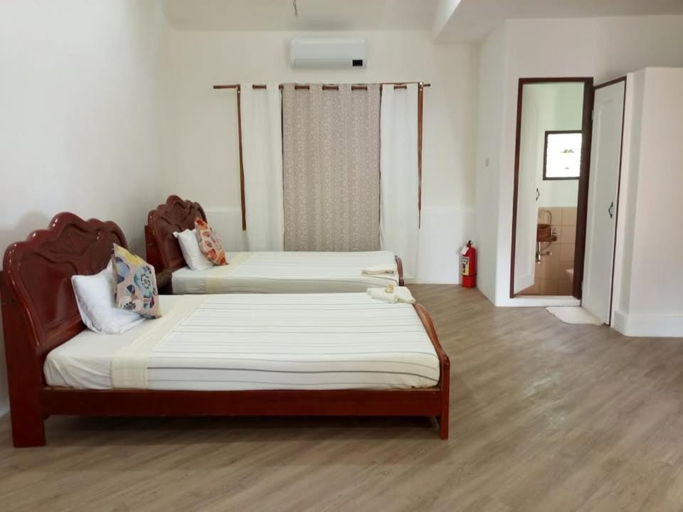 VILLA MARMARINE BEACH RESORT & RESTAURANT Resort in Siquijor