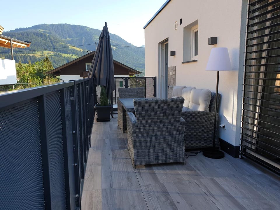 Day, Balcony/Terrace, Seating area