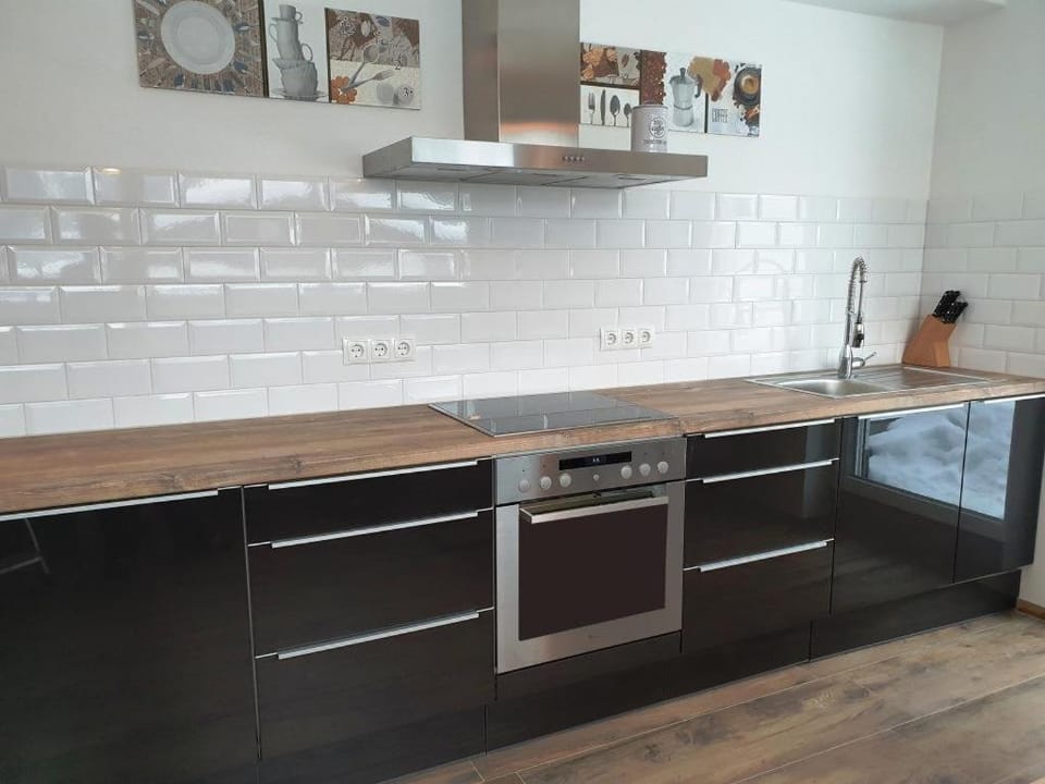 Kitchen or kitchenette, Decorative detail, Mountain view