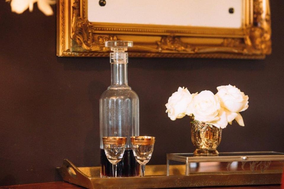 Decorative detail, Alcoholic drinks