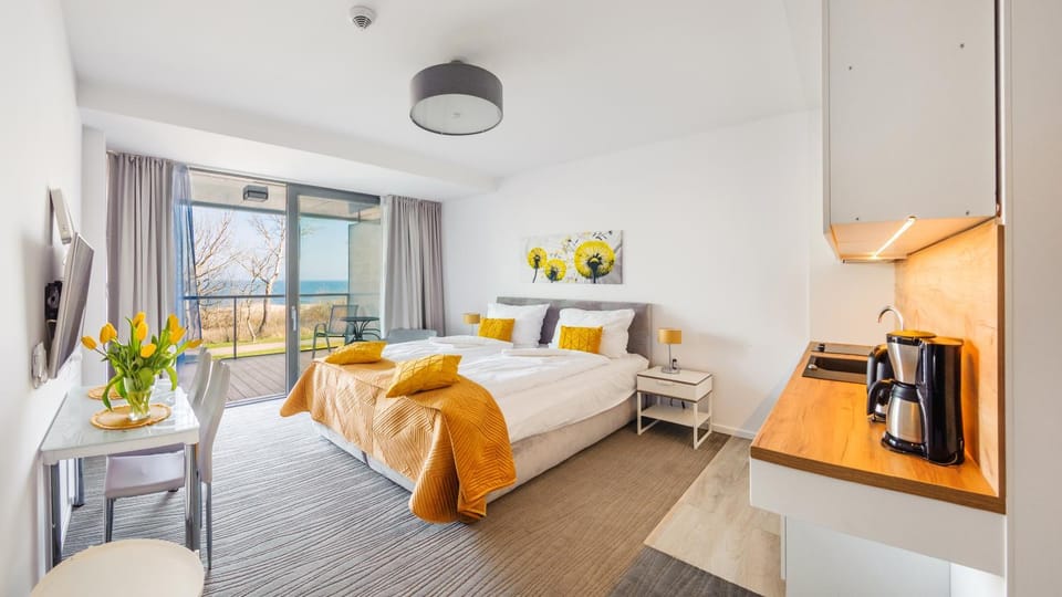 Bed, Kitchen or kitchenette, Photo of the whole room, Sea view