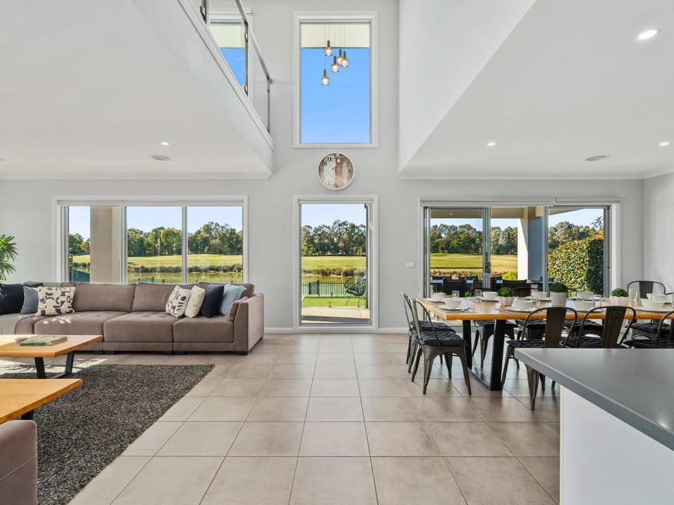 View (from property/room), Living room, Dining area