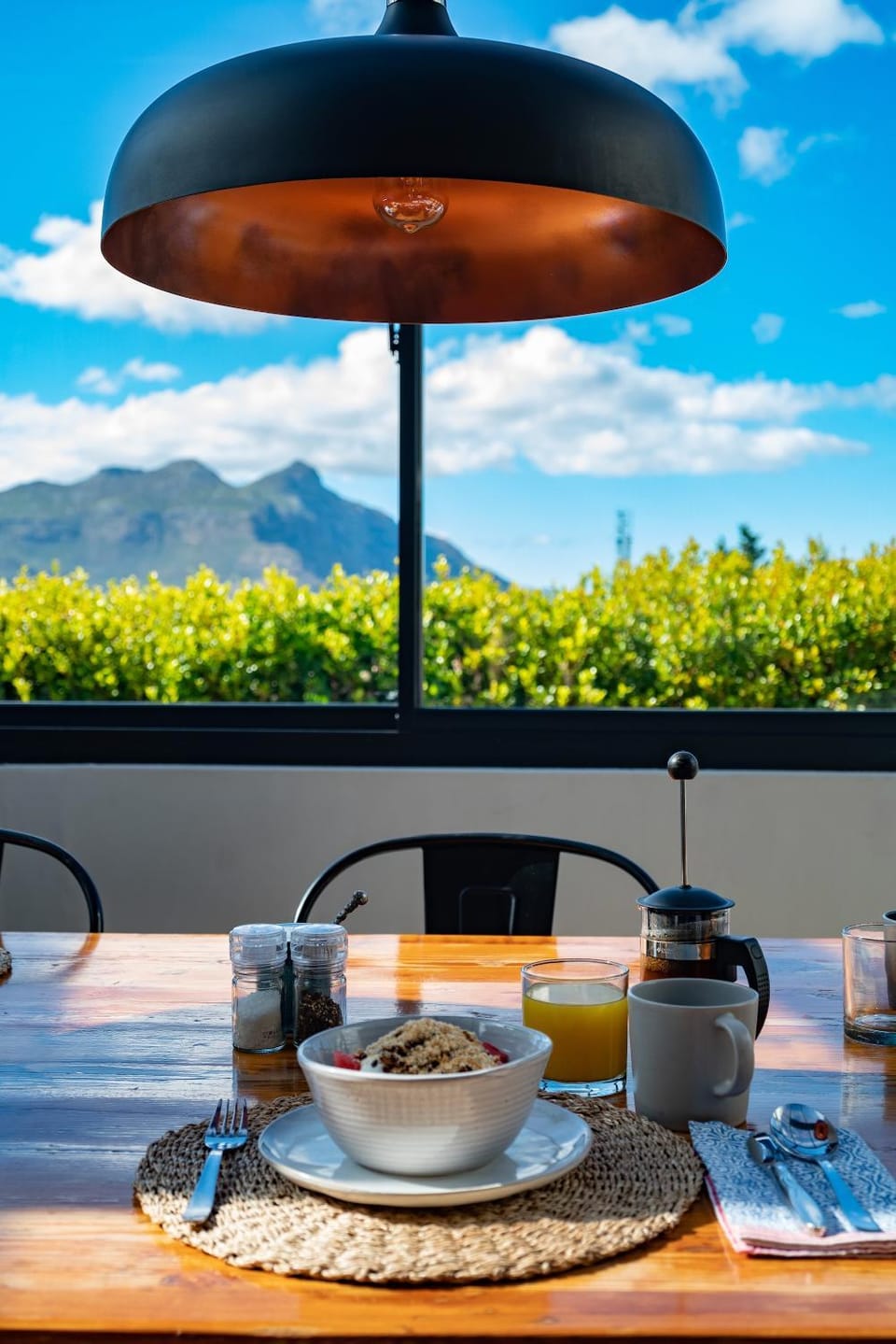 Day, Natural landscape, Food and drinks, Dining area, Food, Mountain view