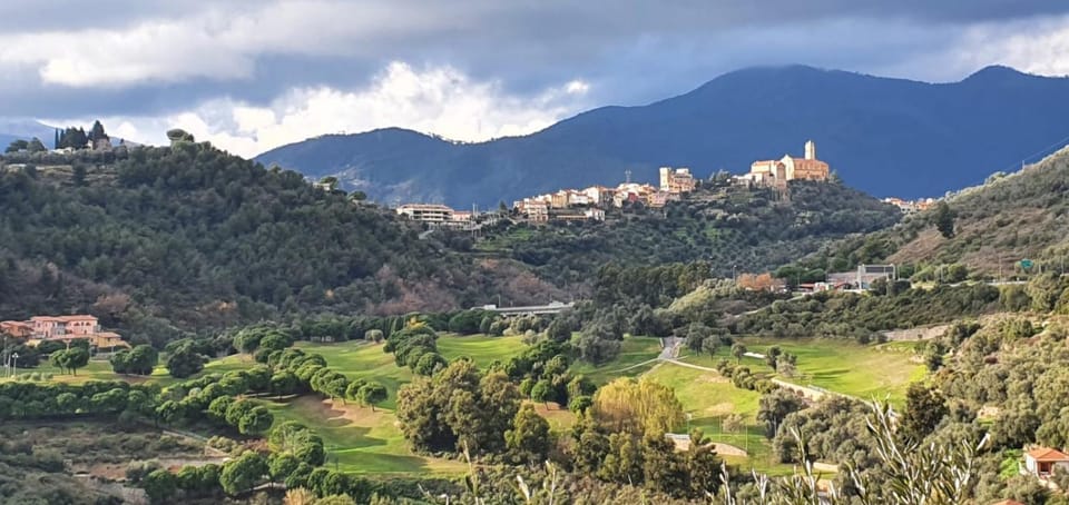 Golfcourse, Hiking, Cycling, City view, Street view