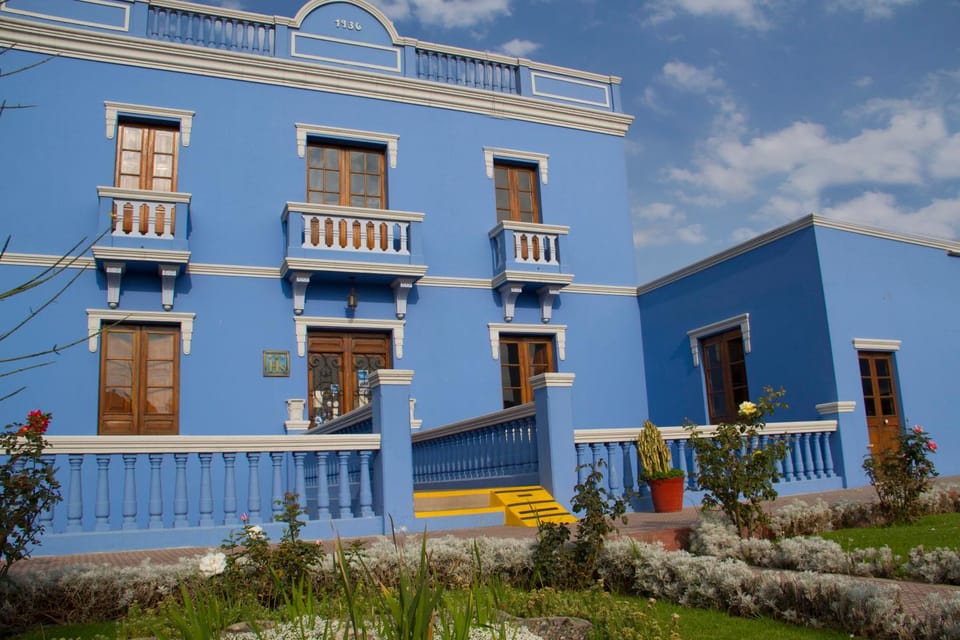 Facade/entrance