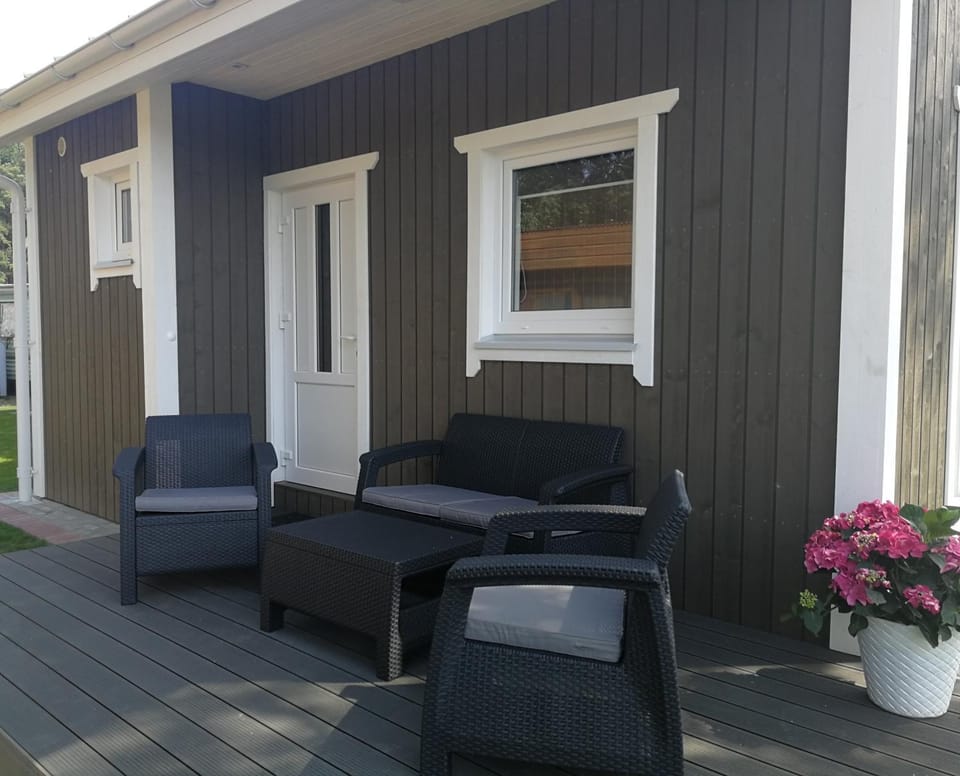 Facade/entrance, Balcony/Terrace, Seating area
