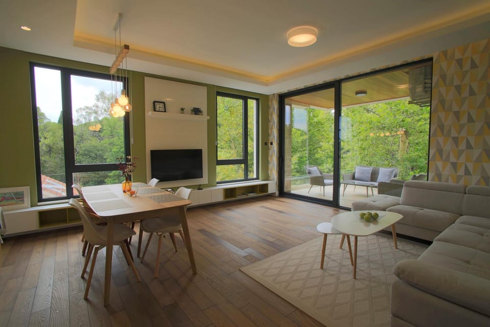 Park Residence 6 - 2 br & Parking at Tivat Center House in Kotor Municipality