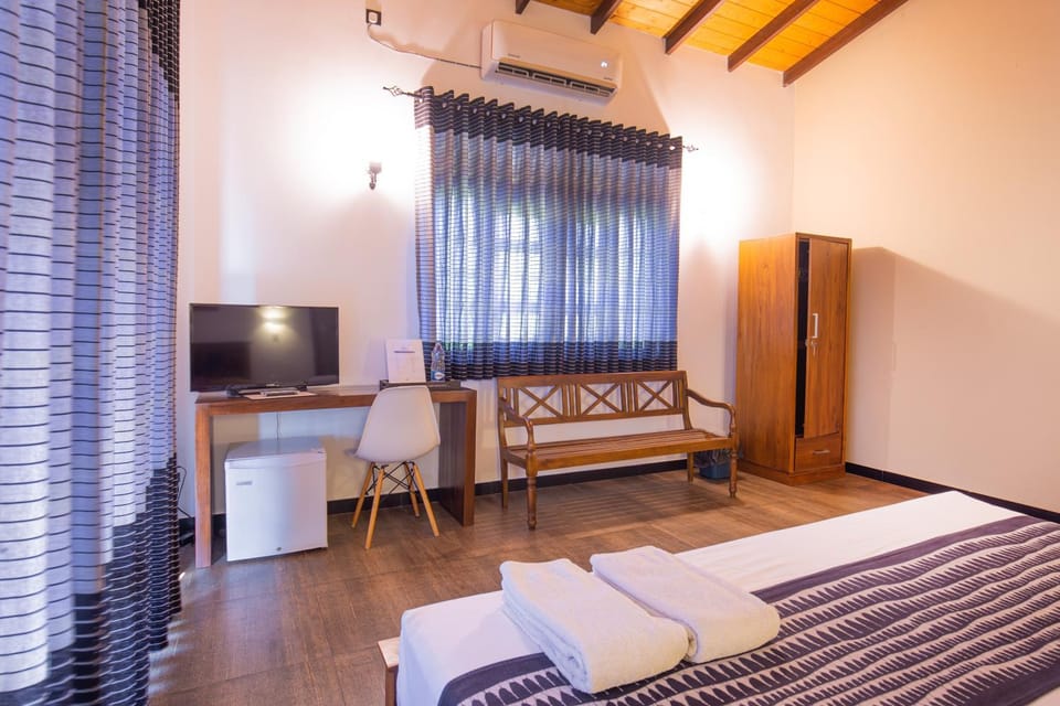 TV and multimedia, Bedroom, hair dresser, towels, wardrobe, air conditioner