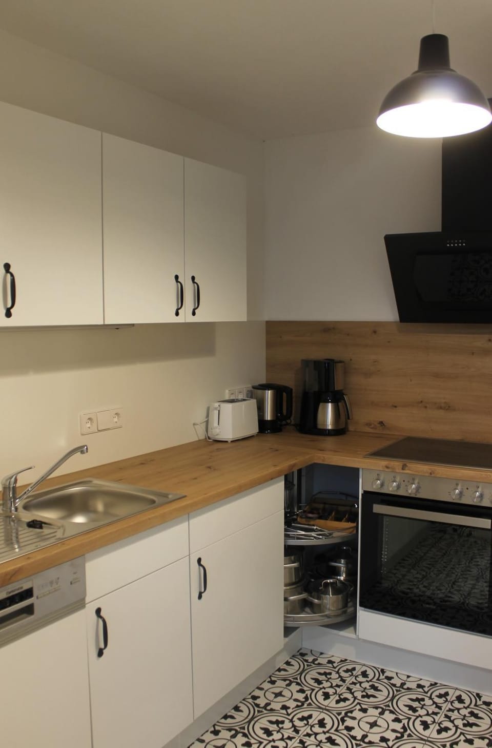 Coffee/tea facilities, Kitchen or kitchenette