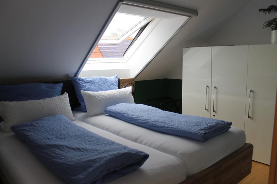 Bed, Photo of the whole room, Bedroom, wardrobe
