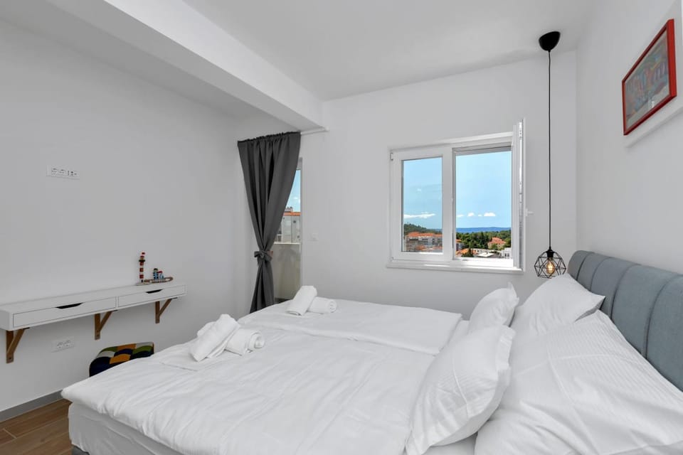 Bed, Photo of the whole room, Bedroom, Sea view