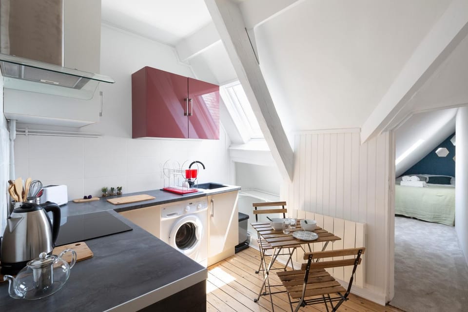 Kitchen or kitchenette