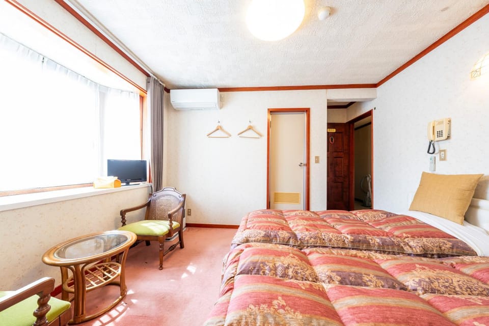 Pension Bonnard Bed and Breakfast in Hakuba