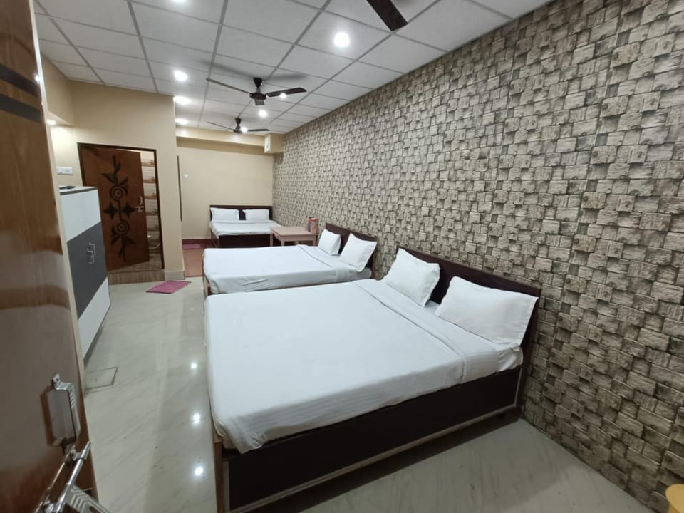 Bed, Photo of the whole room, Bedroom, air conditioner
