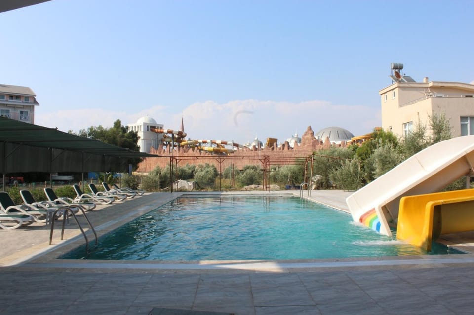 Billiard, Swimming pool