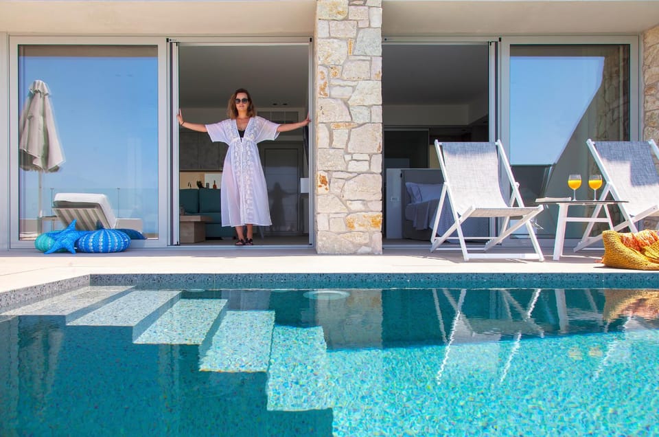 People, Swimming pool, Swimming pool