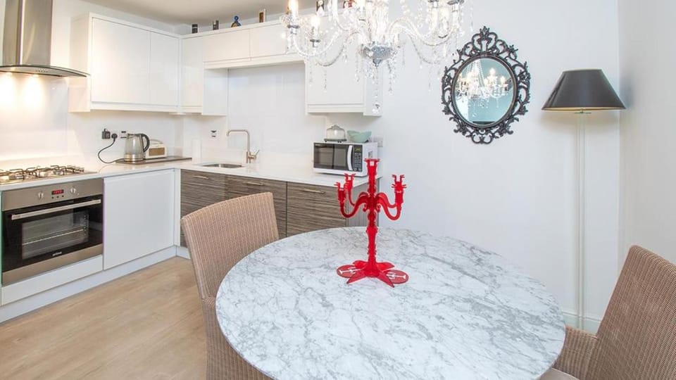 Kitchen or kitchenette, Communal kitchen