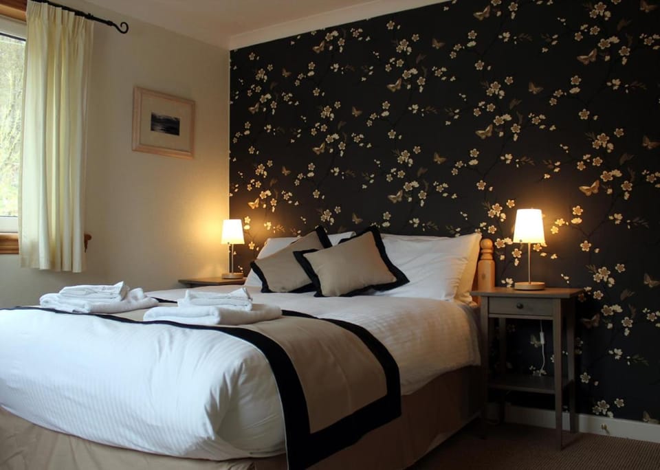 Arivonie Lochside Cottage House in Glencoe