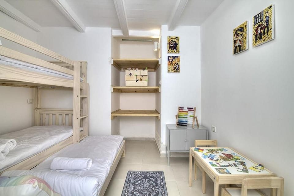 Game Room, Bedroom, bunk bed