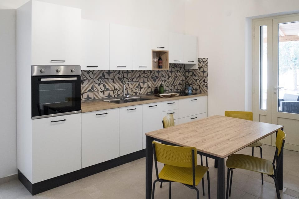 Kitchen or kitchenette, Dining area, Garden view
