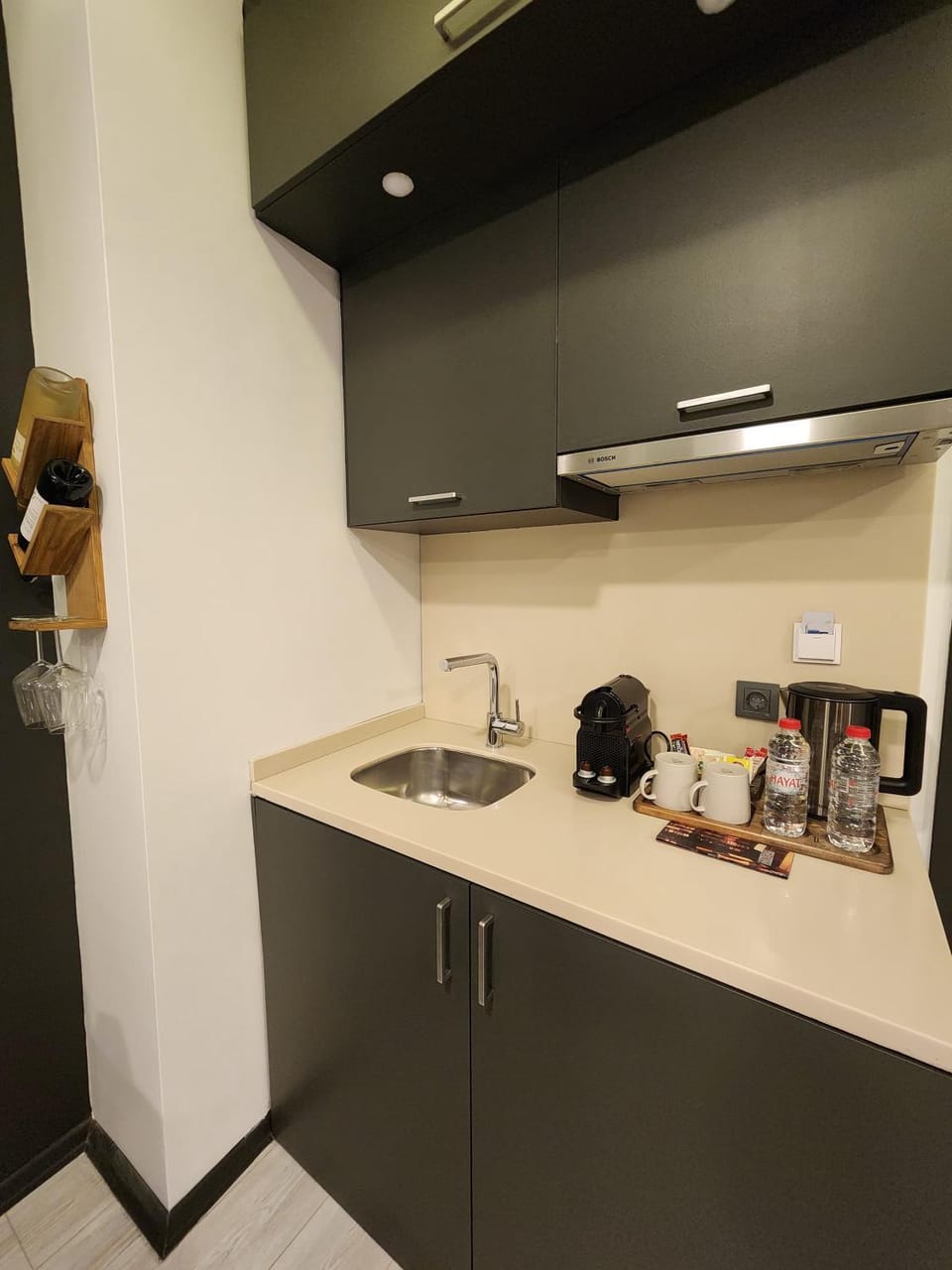 Coffee/tea facilities, Kitchen or kitchenette