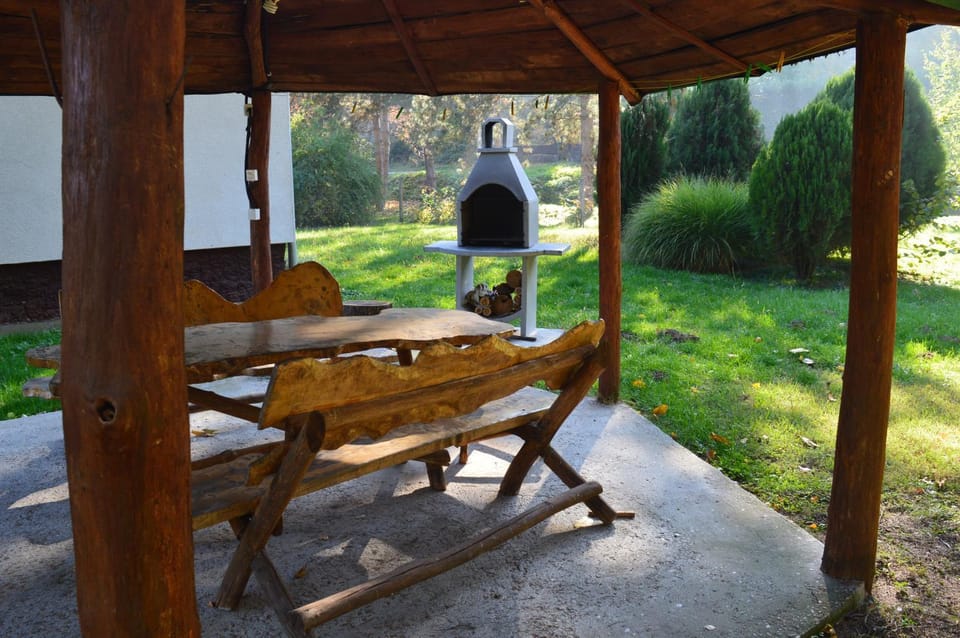 Patio, BBQ facilities