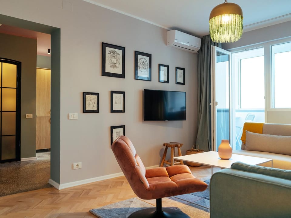 ParkLake Design Apartment - Fabulous View - Netflix Apartment in Bucharest