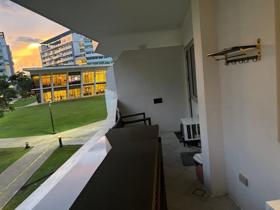 Nice one BR condo free pool in Commonwealth QC Apartment in Quezon City