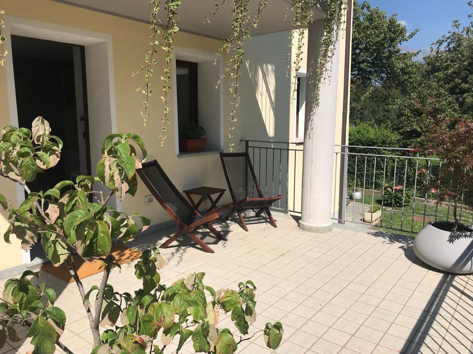 Patio, Facade/entrance, Balcony/Terrace