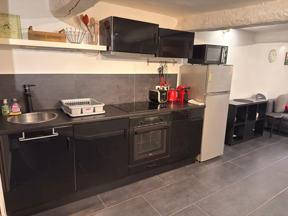 La Rose: Charming 2-room apartment in the heart of Nice - 3-min. from the beach Apartment in Nice