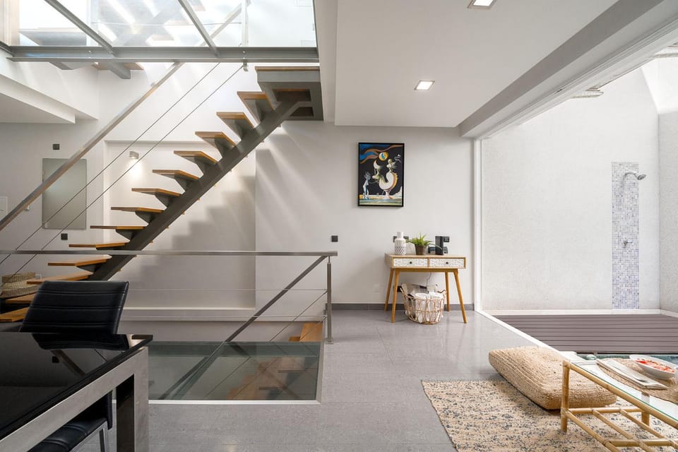 Downtown Pool House House in Faro