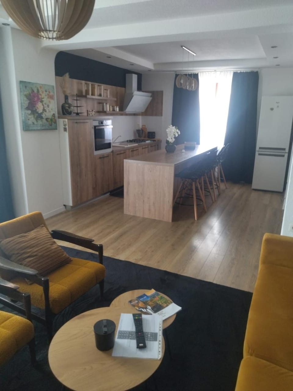 Coffee/tea facilities, Kitchen or kitchenette, Living room, Seating area, Dining area, minibar, pet friendly, stove