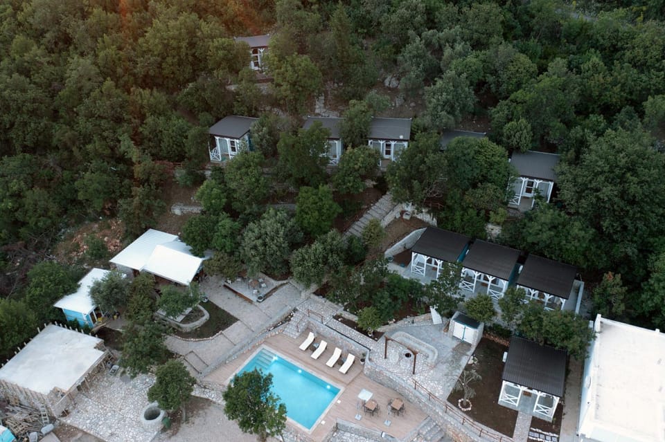 Property building, Swimming pool, Swimming pool