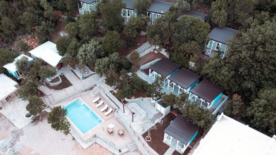 Property building, Swimming pool, Swimming pool