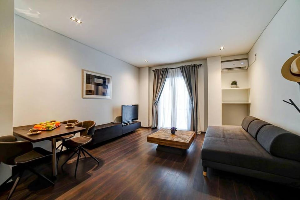 Classy and stylish apartment next to Hilton Apartment in Athens