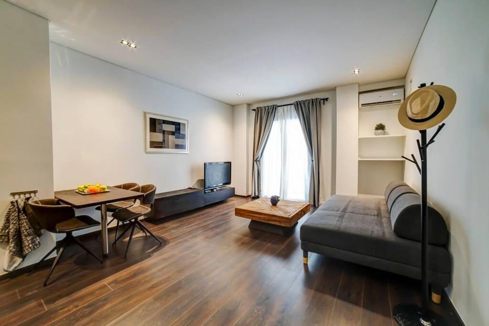 Classy and stylish apartment next to Hilton Apartment in Athens