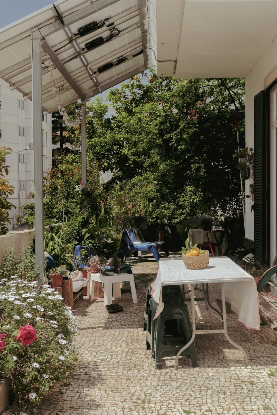 Patio, Spring, Day, Garden, Dining area, Garden view