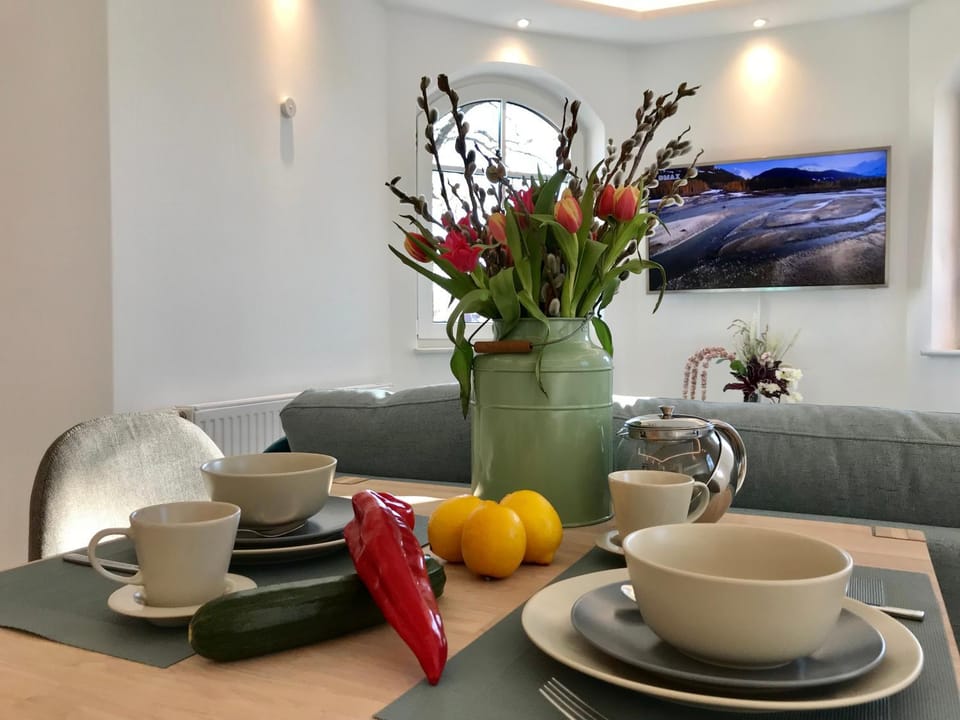 Living room, Seating area, Dining area, Garden view