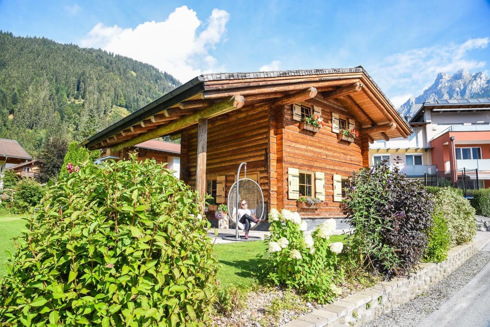 Almchalet Alpenflora Chalet in Salzburgerland