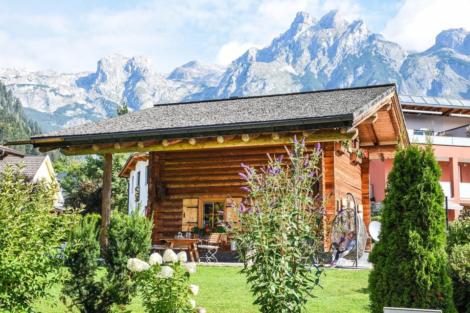 Almchalet Alpenflora Chalet in Salzburgerland