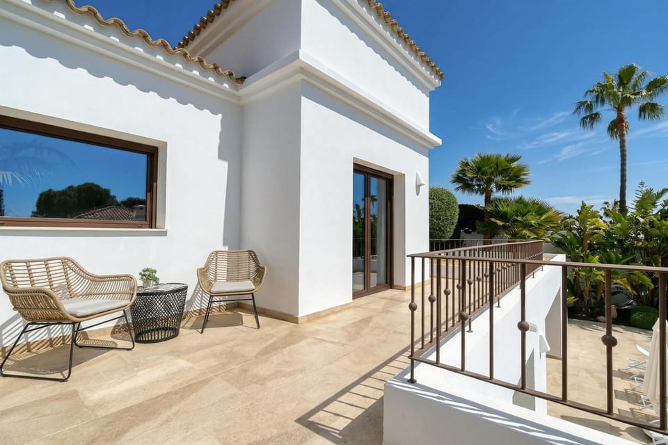 Balcony/Terrace, Area and facilities