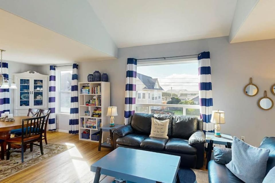 3 Bed 2 Bath Vacation home in Newport House in Newport