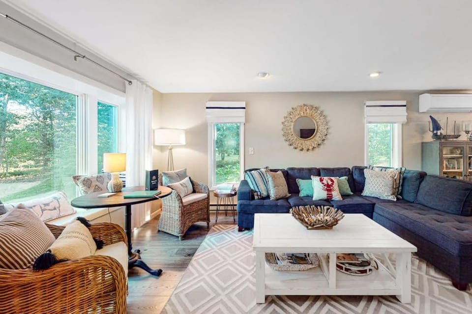 3 Bed 2 Bath Vacation home in West Tisbury House in Tisbury