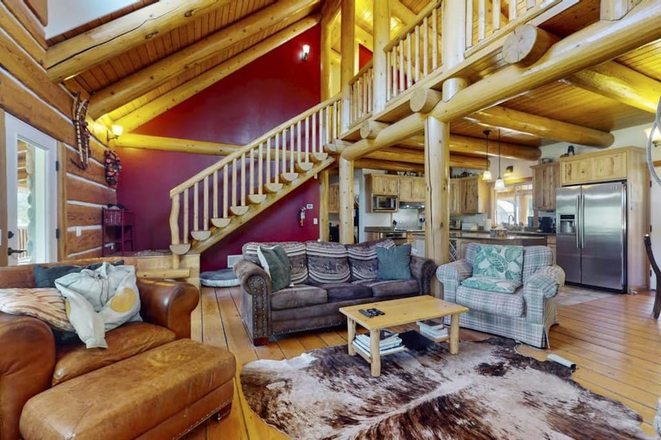 Forestside Lodge House in Washington