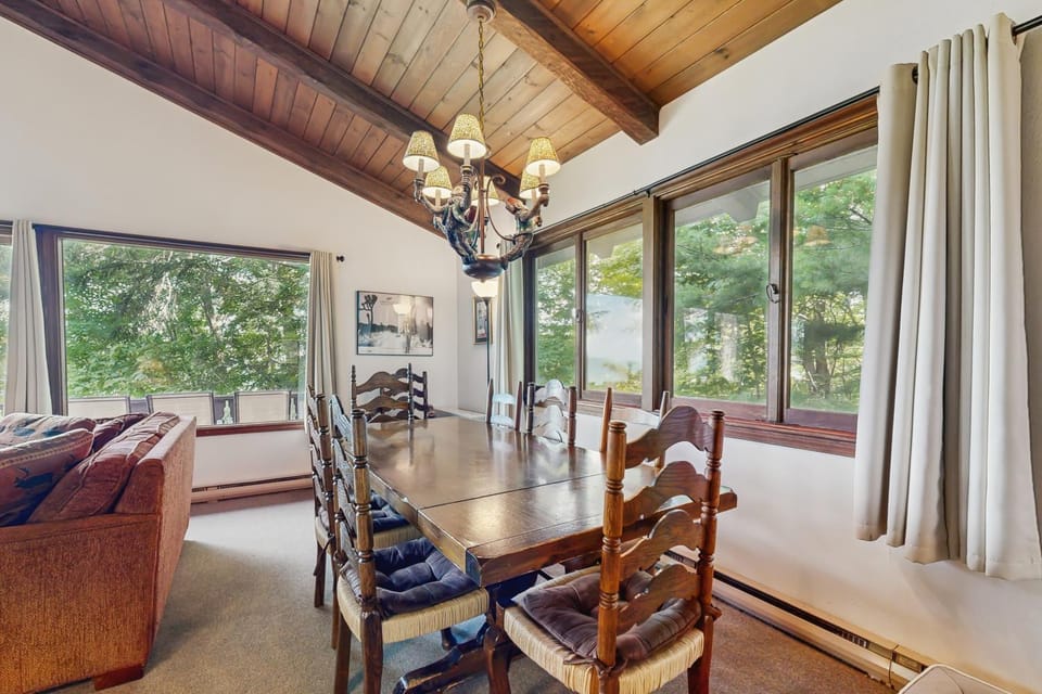 4 Bed 2 Bath Vacation home in Franconia House in Franconia