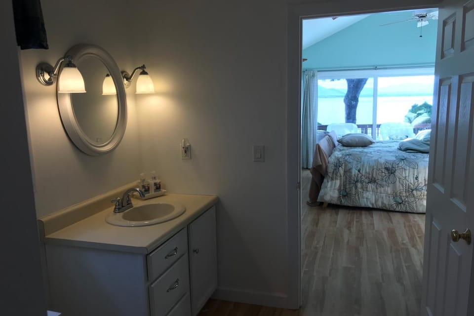 4 Bed 2 Bath Vacation home in Ossipee House in Ossipee Lake