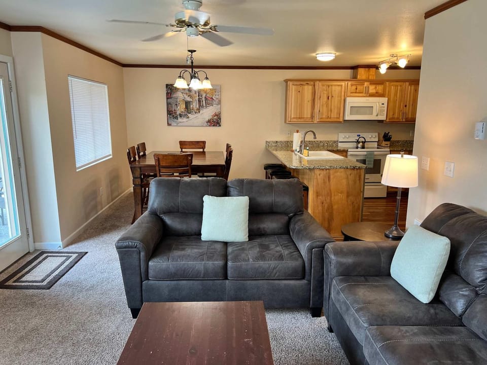 3 Bed 2 Bath Apartment in Leavenworth Apartment in Leavenworth