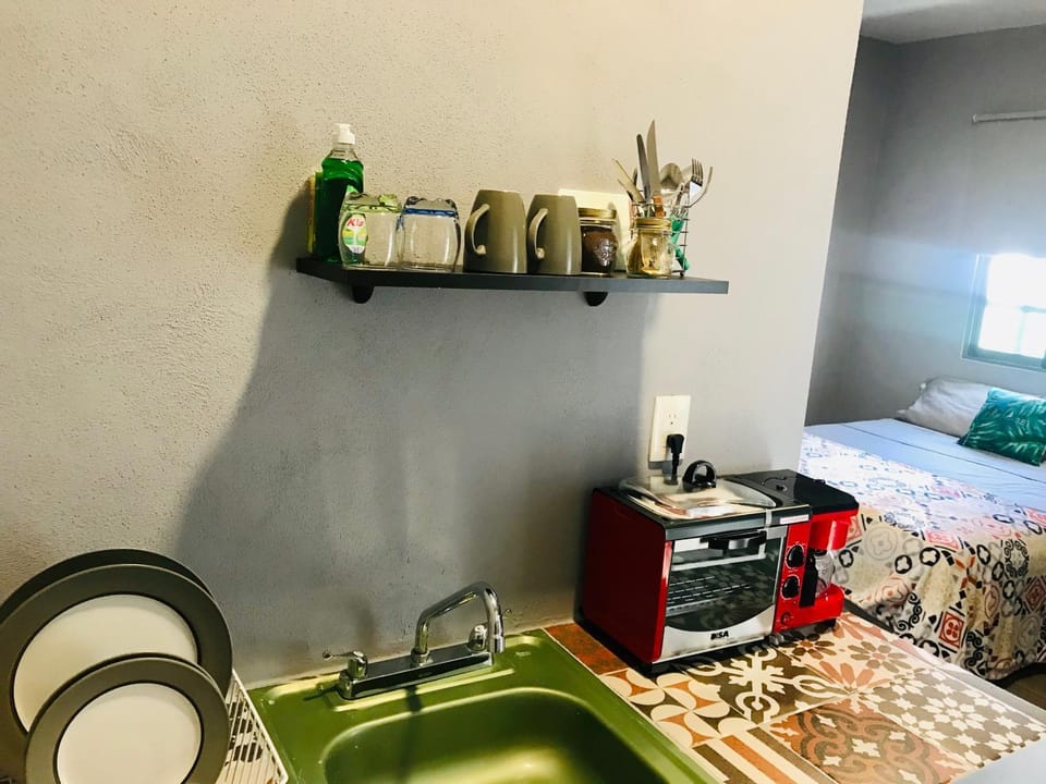 Coffee/tea facilities, Kitchen or kitchenette