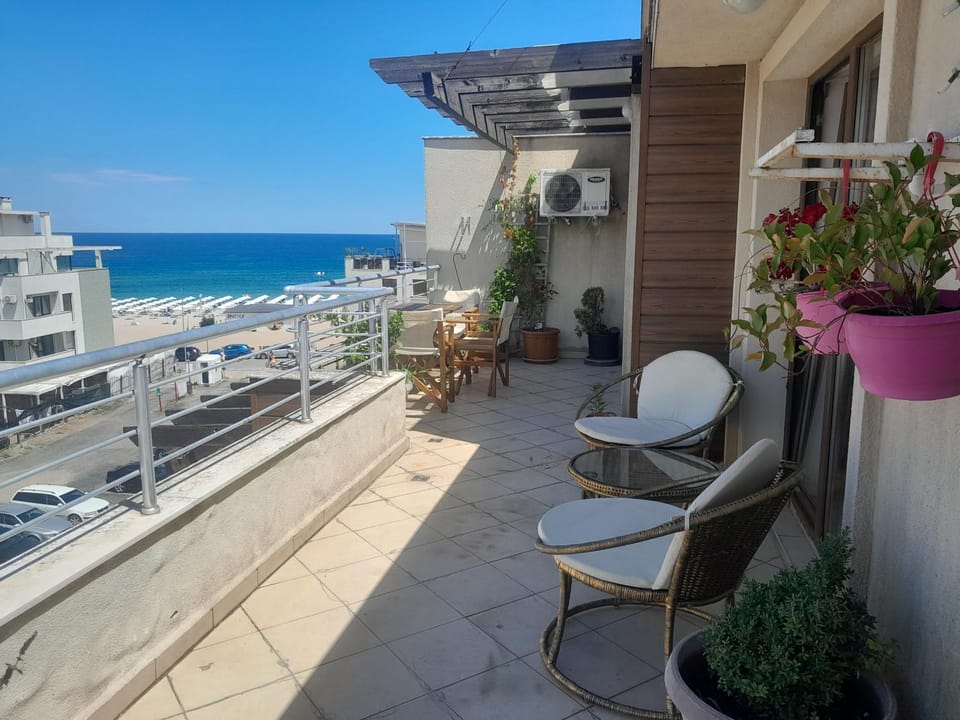 Апартаменти ХАРМАНИ Apartment in Sozopol
